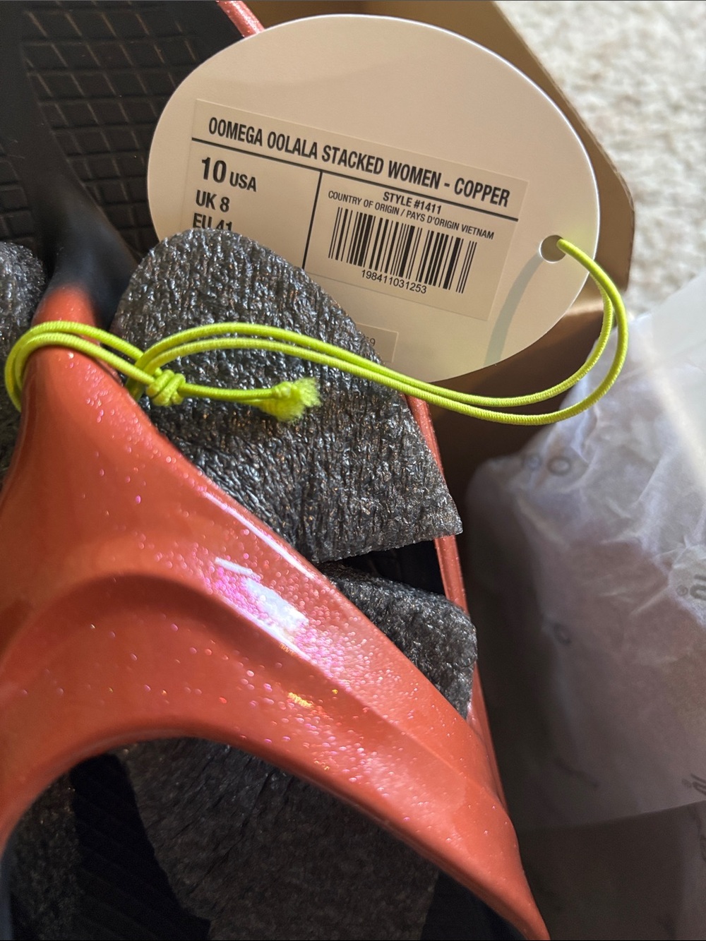 OOFOS Women's Sandal in Metallic Copper BRAND NEW WITH TAGS NEVER WORN - Picture 5 of 5